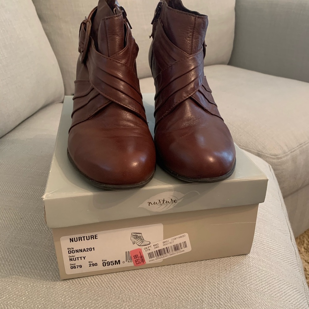 Nurture brand booties side zipper rubber soles - Picture 6 of 7